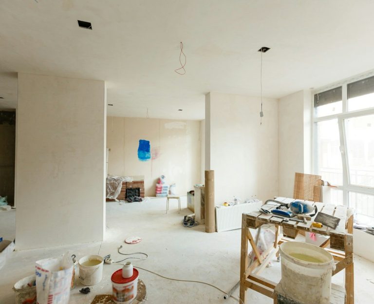 Aménagement intérieur - Intësia Design Vertou Visuel montrant un chantier de rénovation intérieure