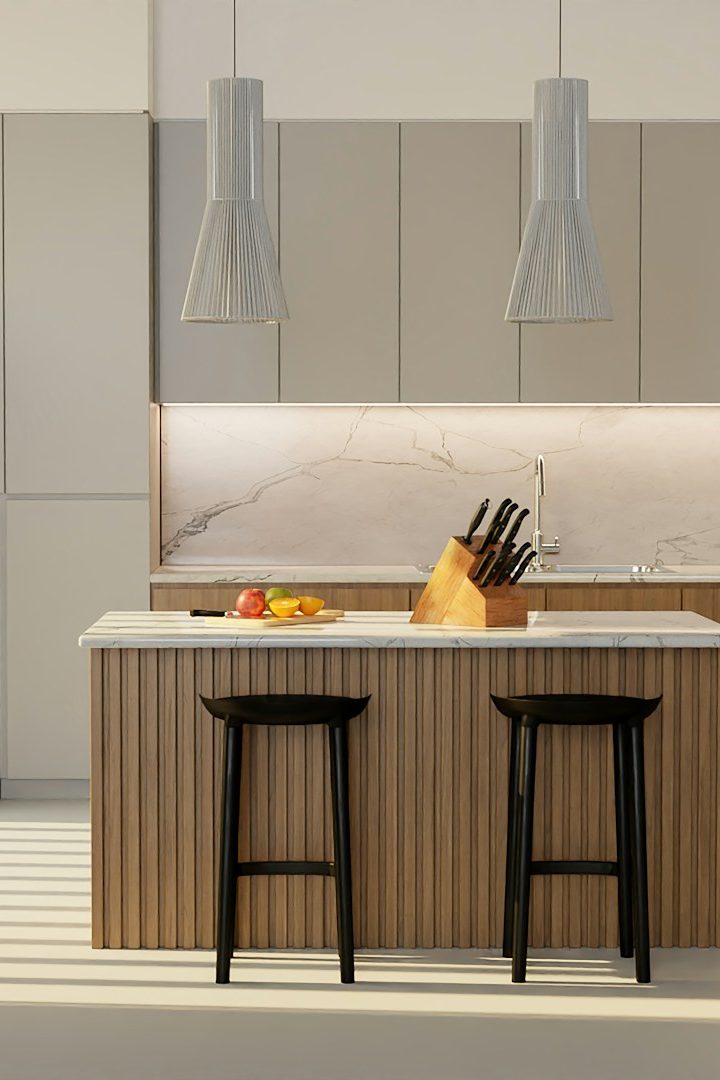 Aménagament cuisine - Intësia Design Nantes Cuisine moderne avec un ilot, des tabourets noirs et des ustensiles de cuisine.